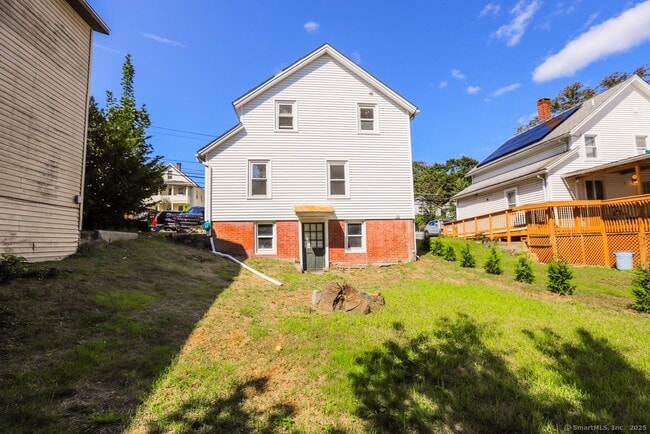 Building Photo - 257 Litchfield St