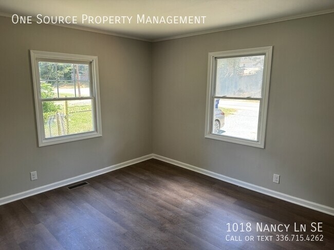 Building Photo - 1018 Nancy Ln SE