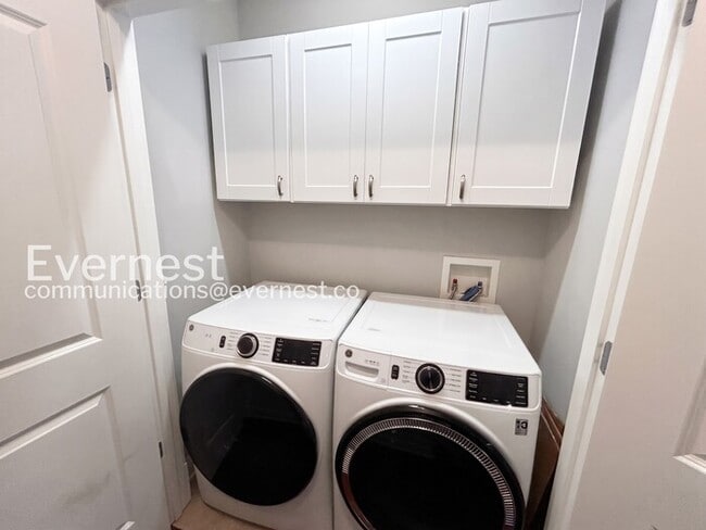 Building Photo - PROMO: Get your first full month’s rent FREE!/3 Bed/2.5 Bath Condo with Modern Amenities / Availa...