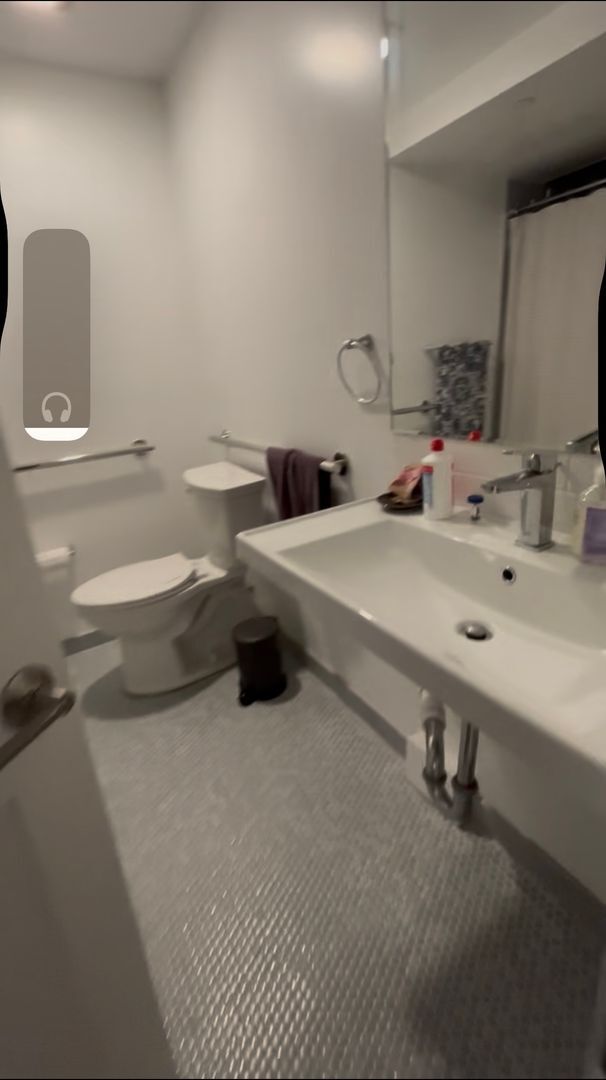 Building Photo - Renovated ground level