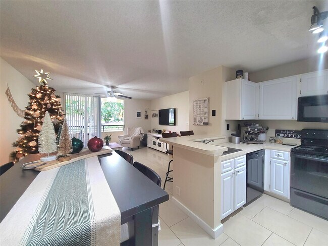 Building Photo - 801 Lyons Rd