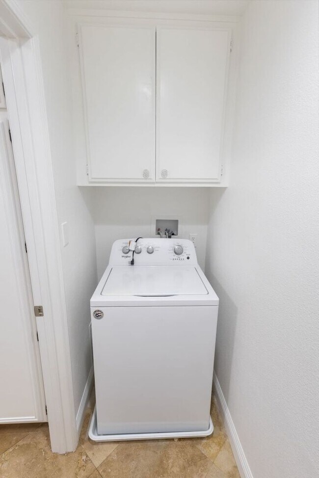 Building Photo - Spacious Laguna Niguel 3 Bed 2 Bath Condo Near Dana Point Harbor
