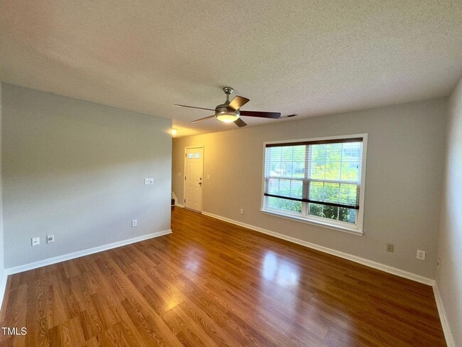 Building Photo - 324 Downing Glen Dr