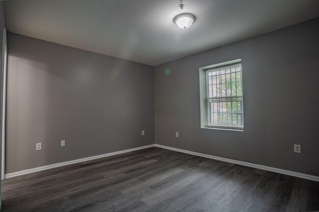 Building Photo - 280 Jelliff Ave