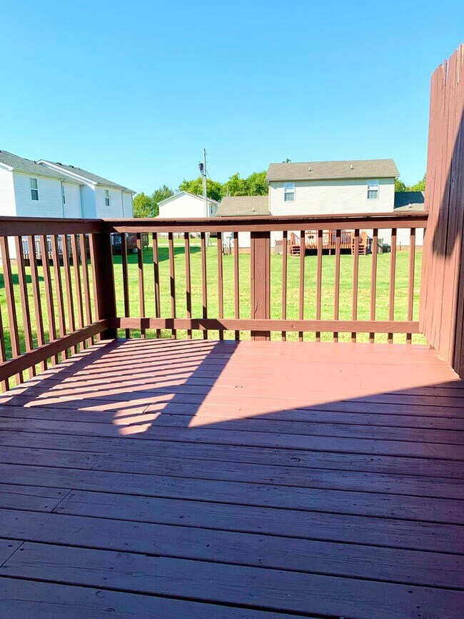 Building Photo - 811 Flyer Ct