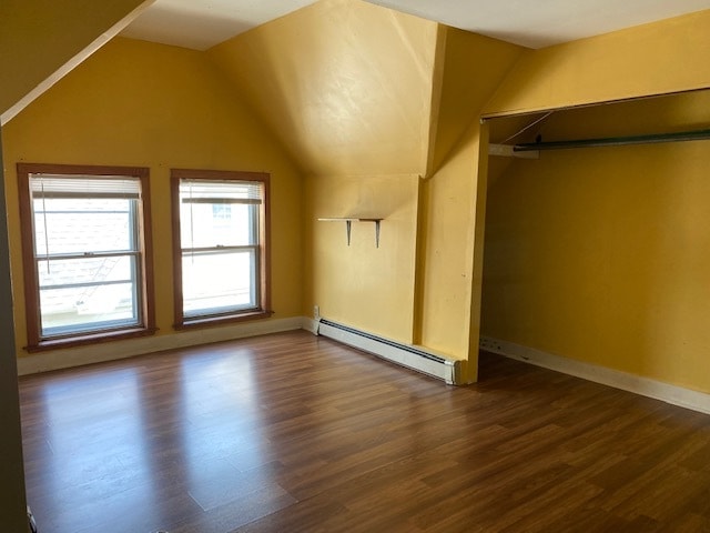 bedroom - 2915 N Farwell Ave