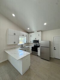Building Photo - 2512 Mockingbird Rd