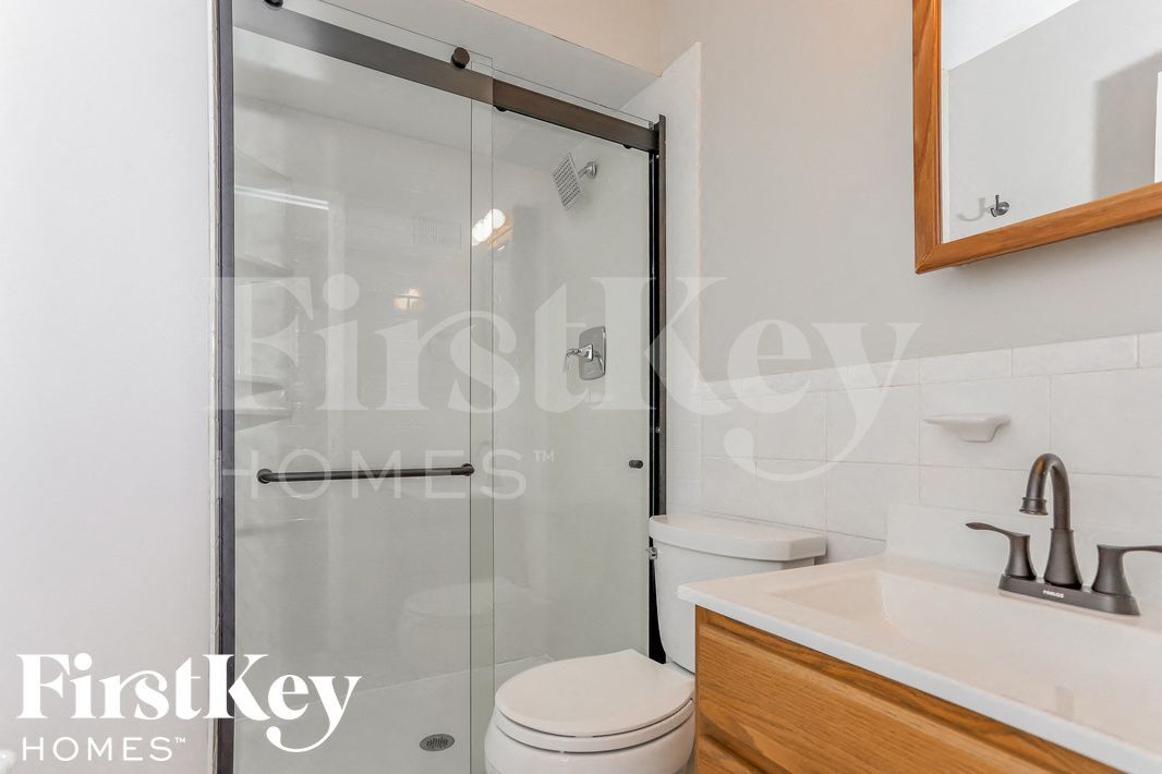 Building Photo - 522 Ballwood Dr