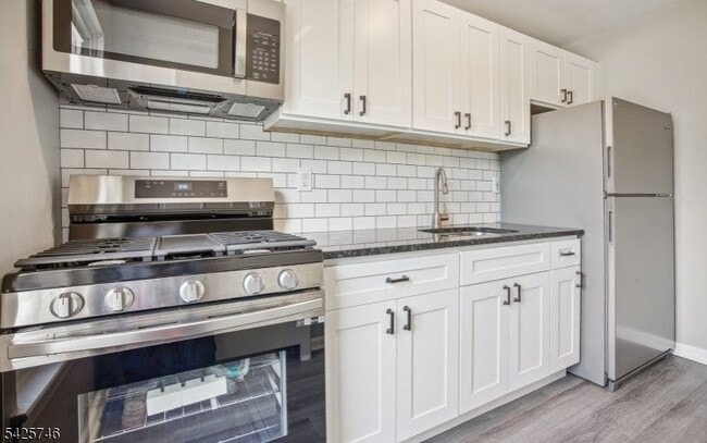 Building Photo - 604 Chestnut St