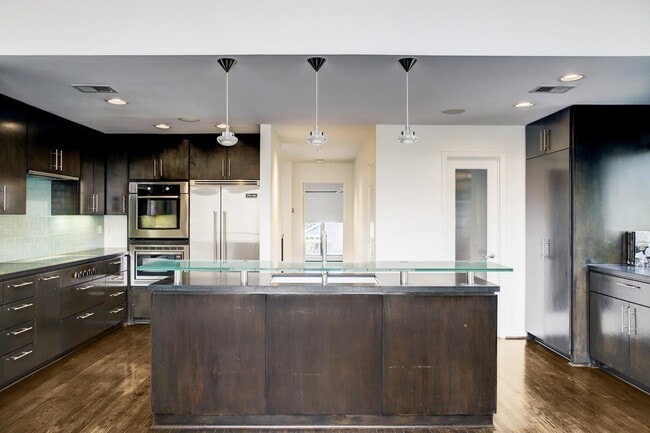 Building Photo - 1417 Harold St