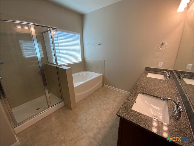 Building Photo - 1407 Chalice Dr