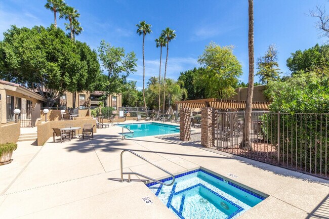 Building Photo - 3825 E Camelback Rd