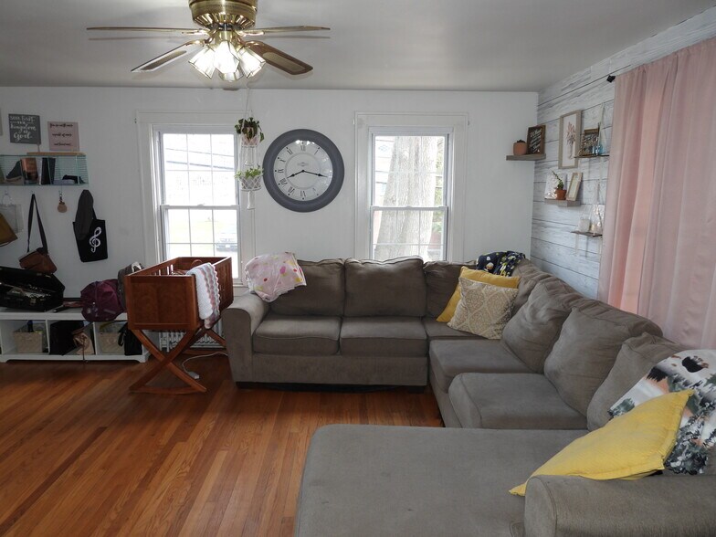 Living Room - 69 Brinkerhoff St