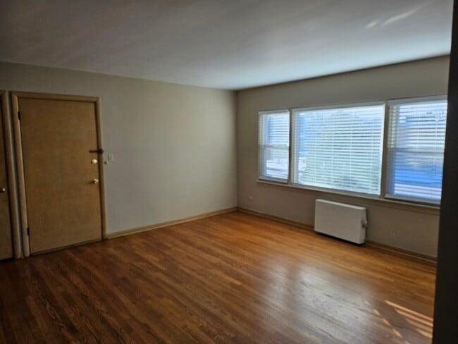 Building Photo - 1303 E 31st St