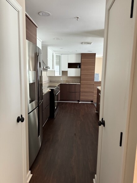 Renovated kitchen - 250 President St