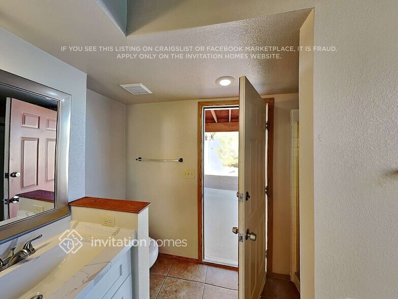 Building Photo - 832 Anchor Dr