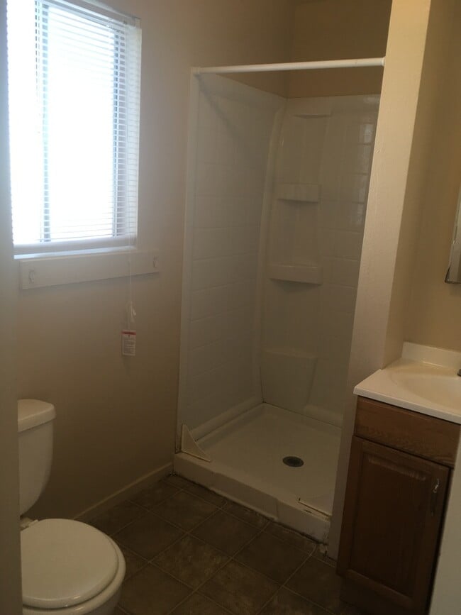 Building Photo - 14050 Avenue 384