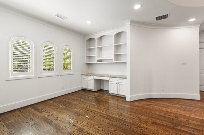 Building Photo - 4134 Bellefontaine