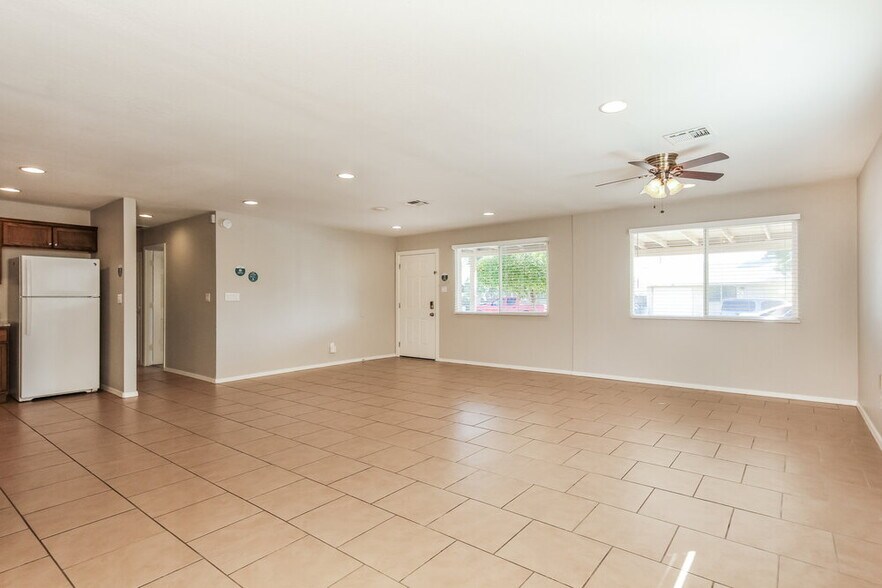 Building Photo - 6850 W Coolidge St