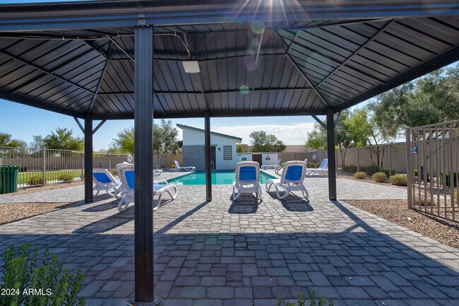 Building Photo - 15717 W Polk St