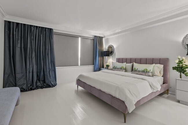 Building Photo - 170 N Ocean Blvd