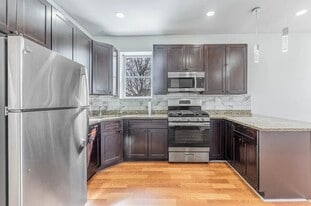 Building Photo - 1903 N Kildare Ave