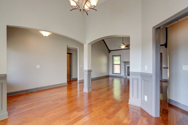 Building Photo - Sango Special.  Exit 11 Special