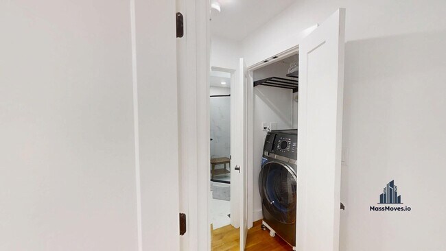 Building Photo - 36 Shepard St