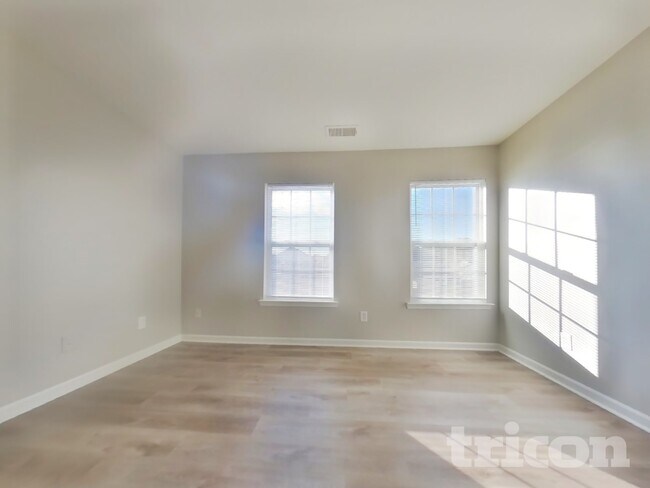 Building Photo - 725 Jack Russell Ct