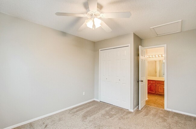 Building Photo - 6139 Little Pine Cir