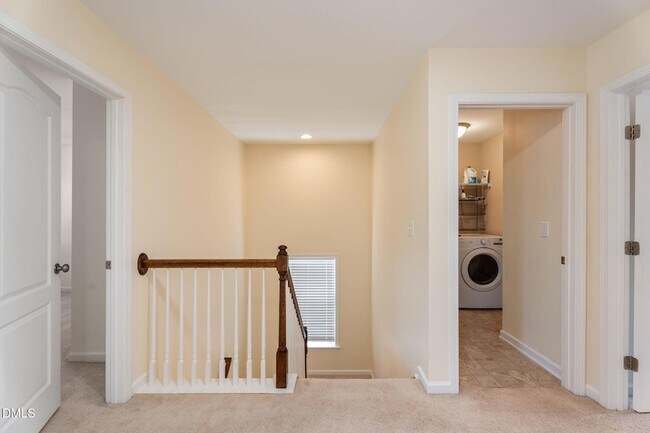Building Photo - 855 Ember Dr