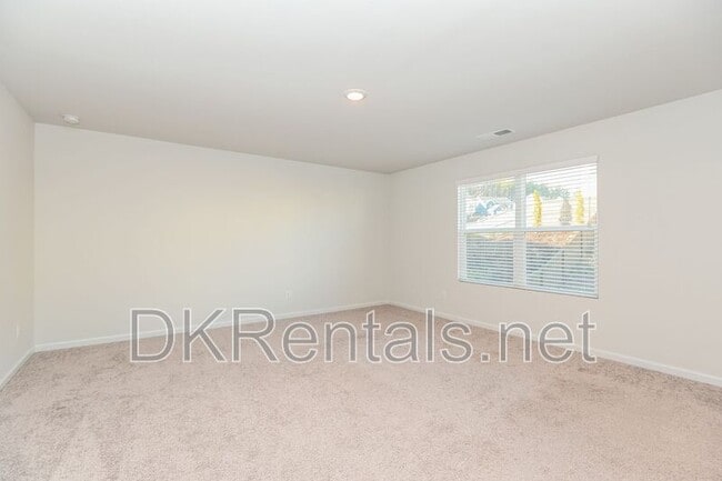 Building Photo - 265 Summerwood Ln