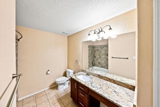 Building Photo - Better Than New and Unlike Anything Else in Villa Del Sol