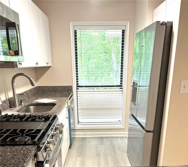 Building Photo - 504 Wynnes Ridge Cir SE