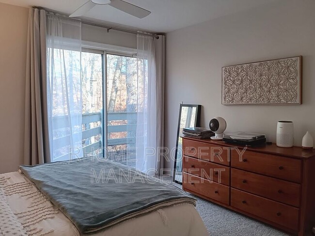 Building Photo - 1407 Riverview Dr