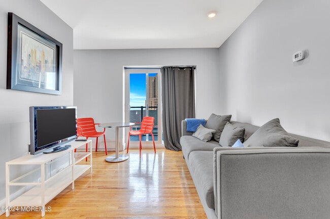 Building Photo - 1706 Park Ave