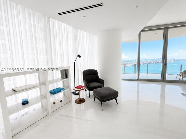 Building Photo - 300 Biscayne Blvd