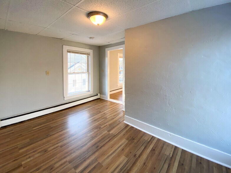 Building Photo - 181 Main St