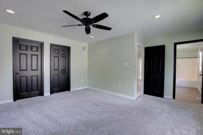 Building Photo - 5645 Battee Dr