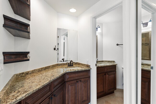 Building Photo - 1000 S Harbour Island Blvd