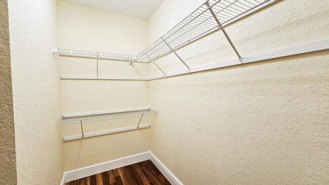 Building Photo - 7813 Sugar Bend Dr