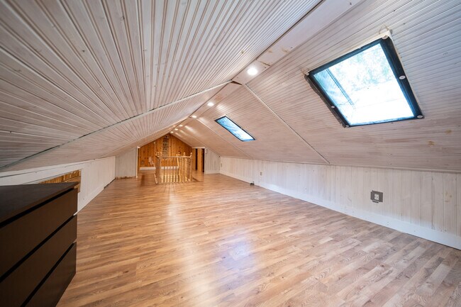Building Photo - 14510 Gleason Lake Dr