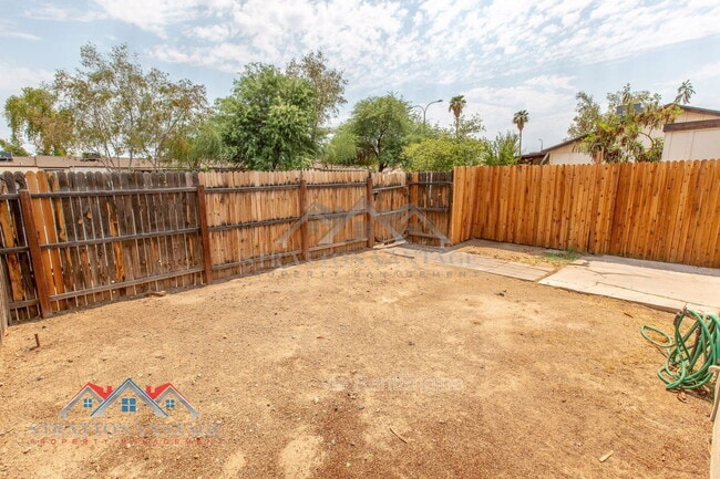 Building Photo - 3120 N 67th Ln