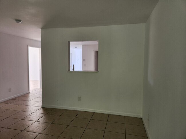 Building Photo - LO 4770-4772 Jordan Ave S