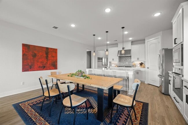 Building Photo - 319 Pecos River Xing