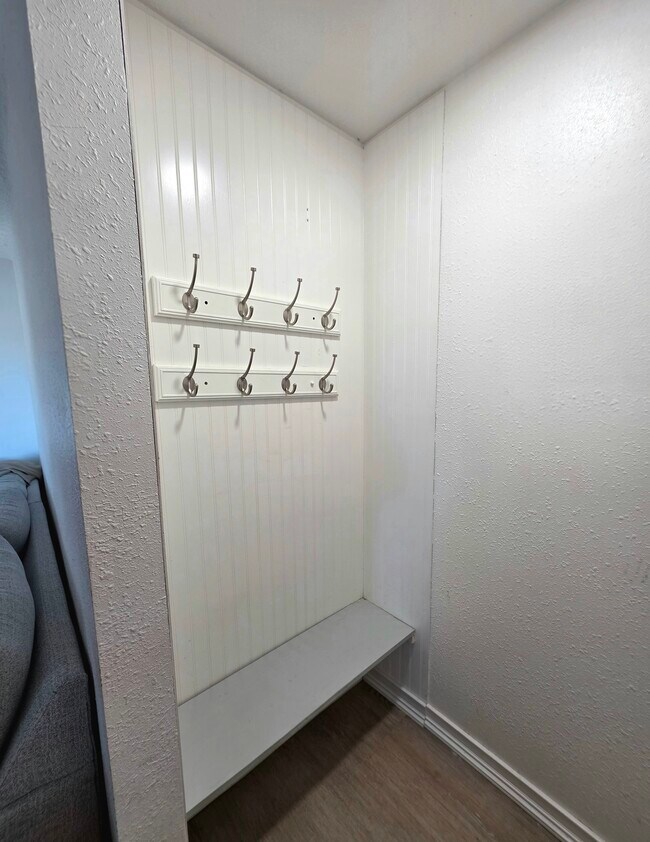 Mudroom off living room - 1409 2nd West Hill Dr