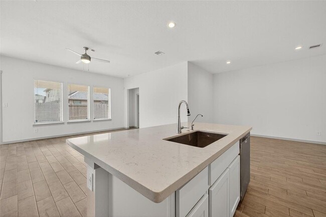 Building Photo - 29215 Pikes Peak Dr