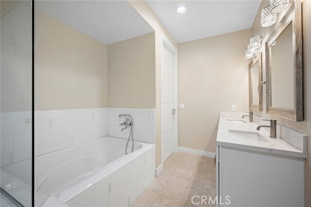 Building Photo - 519 Caruso Ave