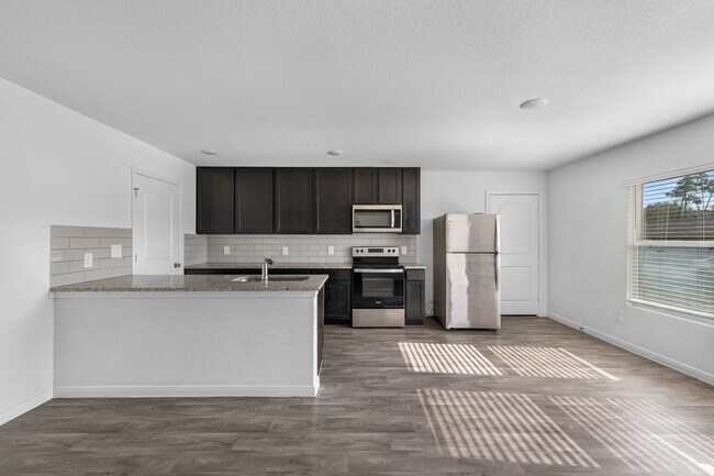 Building Photo - 12998 Sorrento Bay Dr