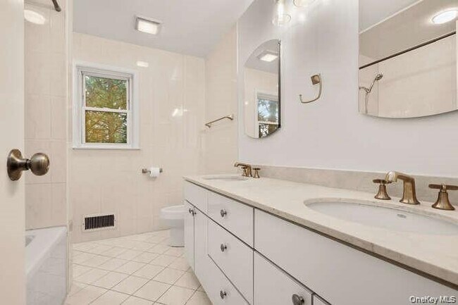 Building Photo - 93 Seton Dr